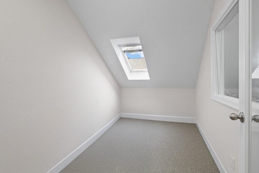 More Photos Of 111 Oronoco St, Alexandria Office For Lease