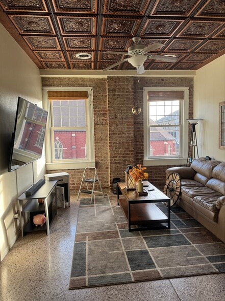 More Photos Of 128 S 5th St, Norfolk Apartments For Sale