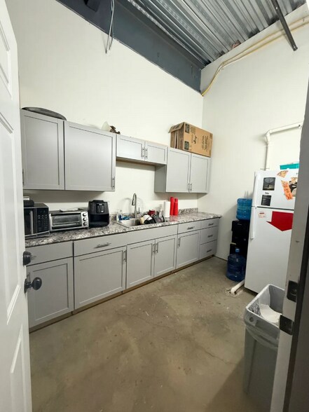 More Photos Of 125 N Main St, Crown Point Loft Creative Space For Lease