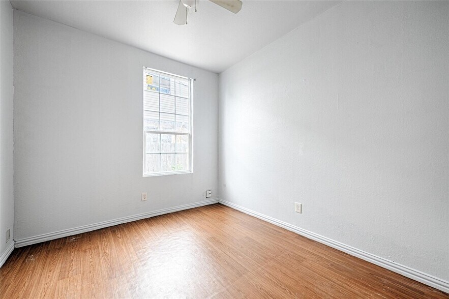 More Photos Of 3020 South Blvd, Dallas Apartments For Sale