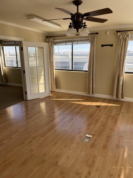 More Photos Of 15260 Anacapa Rd, Victorville Showroom For Lease