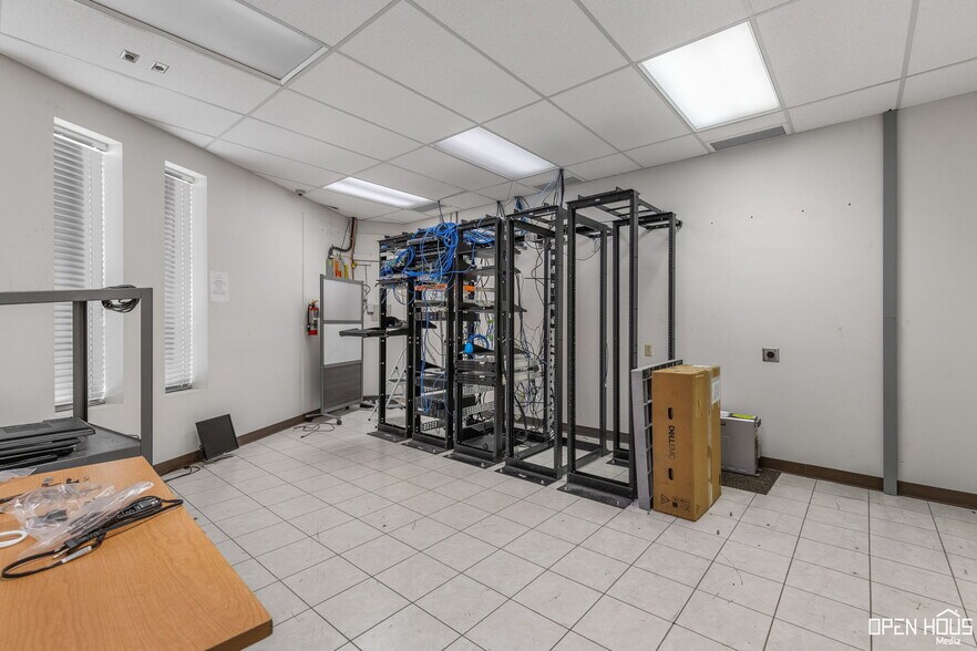 More Photos Of 915 9th St, Wichita Falls Office For Sale