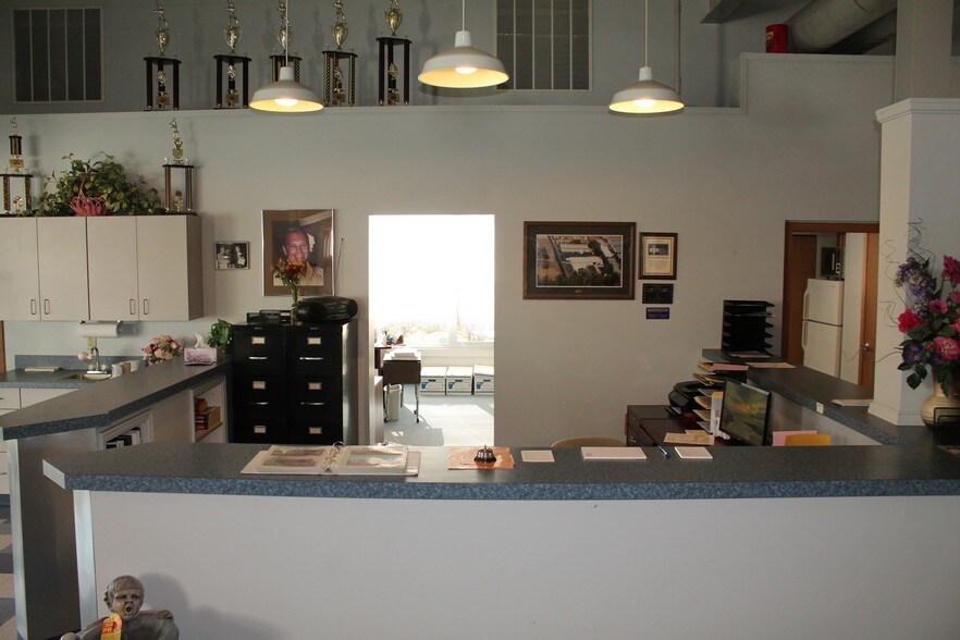 More Photos Of 1256 W Sharon Rd, Cincinnati Warehouse For Sale