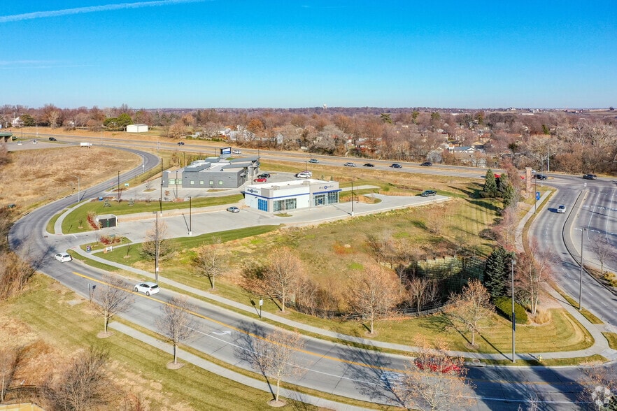 More Photos Of 7809-7949 Towne Center Pky, Papillion Unknown For Lease