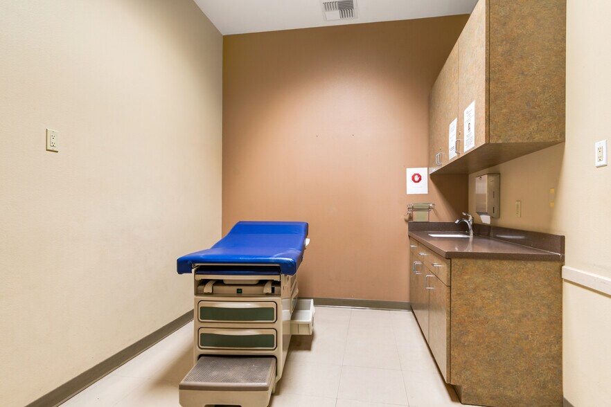 More Photos Of 33494 Oak Glen Rd, Yucaipa Medical For Lease