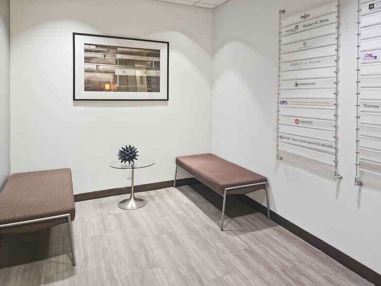 More Photos Of 2000 E Lamar Blvd, Arlington Coworking Space