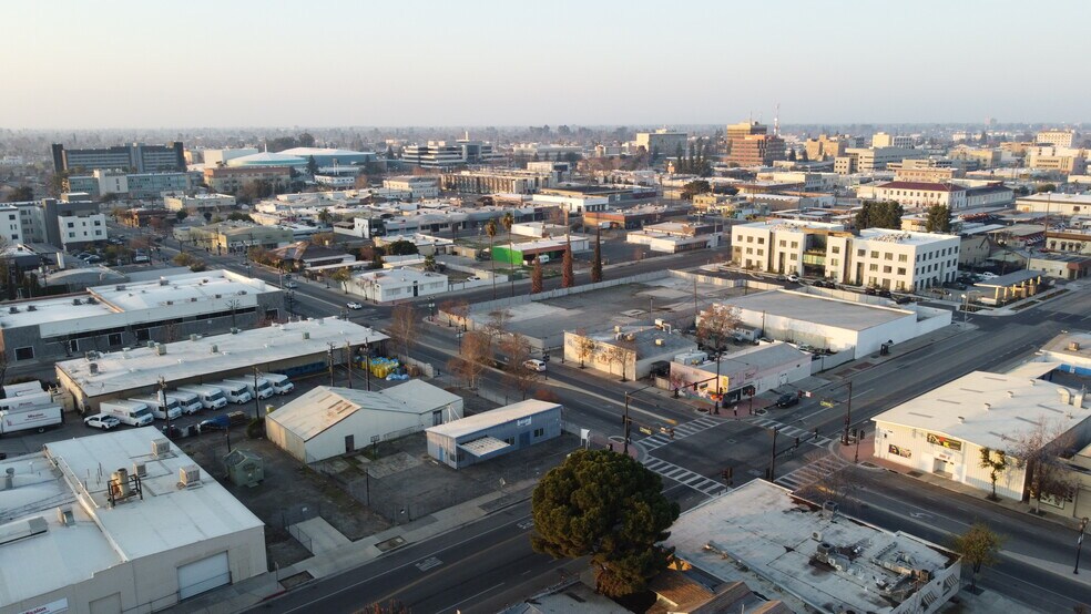 More Photos Of 2024 Q St, Bakersfield Unknown For Lease