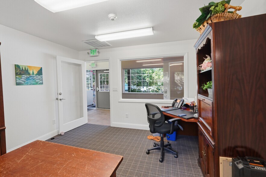 More Photos Of 440 Lower Grass Valley Rd, Nevada City Office For Sale