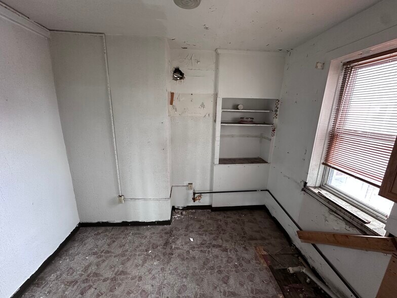 More Photos Of 2350 Stanton Street, Detroit Apartments For Sale