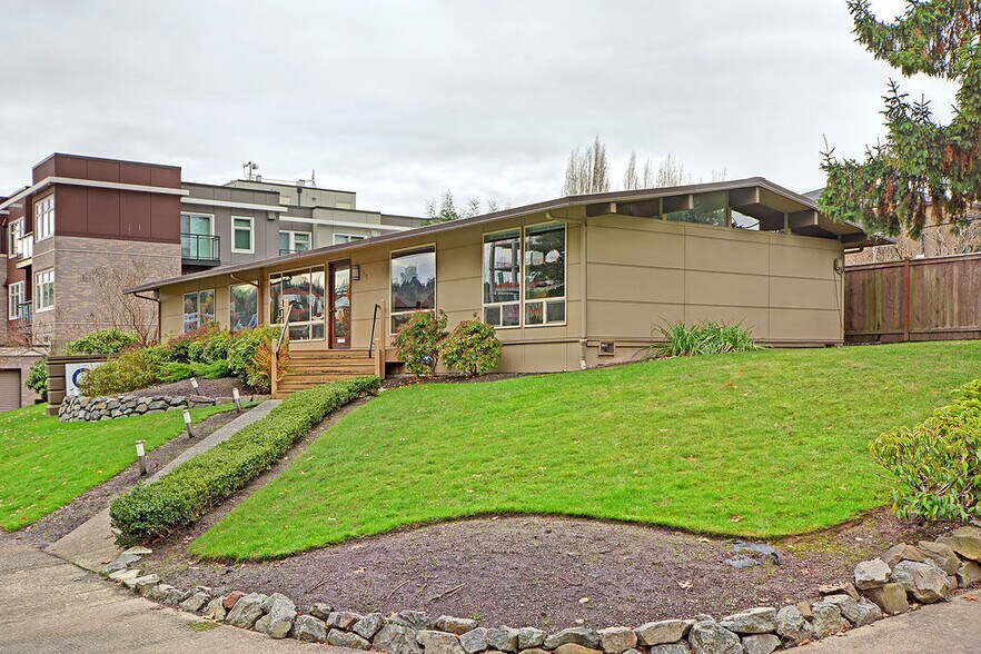 Primary Photo Of 317 4th St, Kirkland Office For Lease