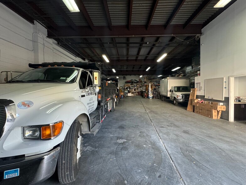 More Photos Of 130-132 Bayard St, Brooklyn Industrial For Sale