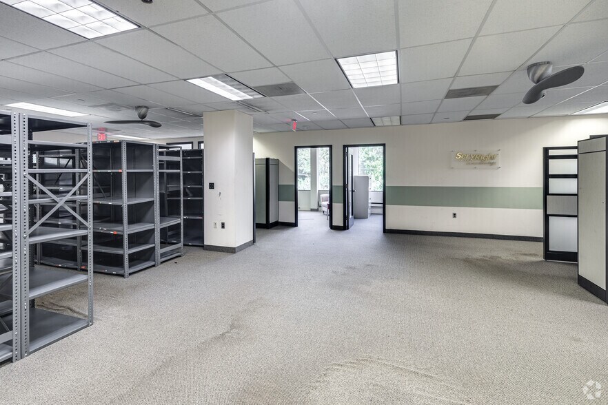 More Photos Of 5350 Shawnee Rd, Alexandria Medical For Sale