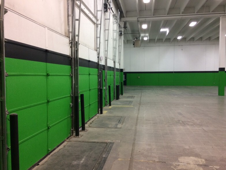 More Photos Of 3001 S Madison, Wichita Warehouse For Lease