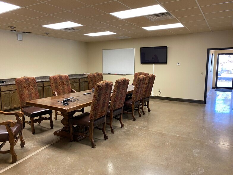 More Photos Of 13216 Hwy. 191, Midland Warehouse For Lease