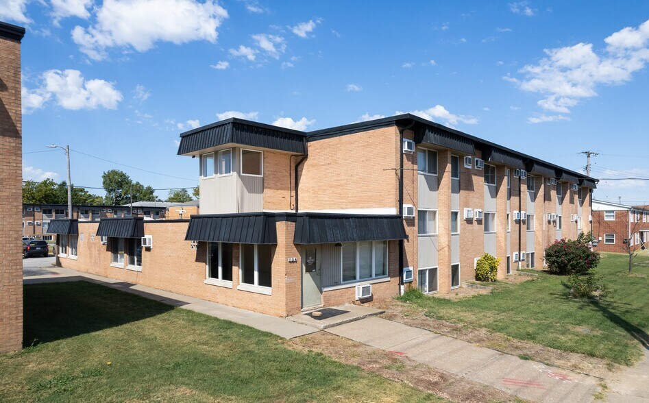More Photos Of , Carbondale Multifamily For Sale