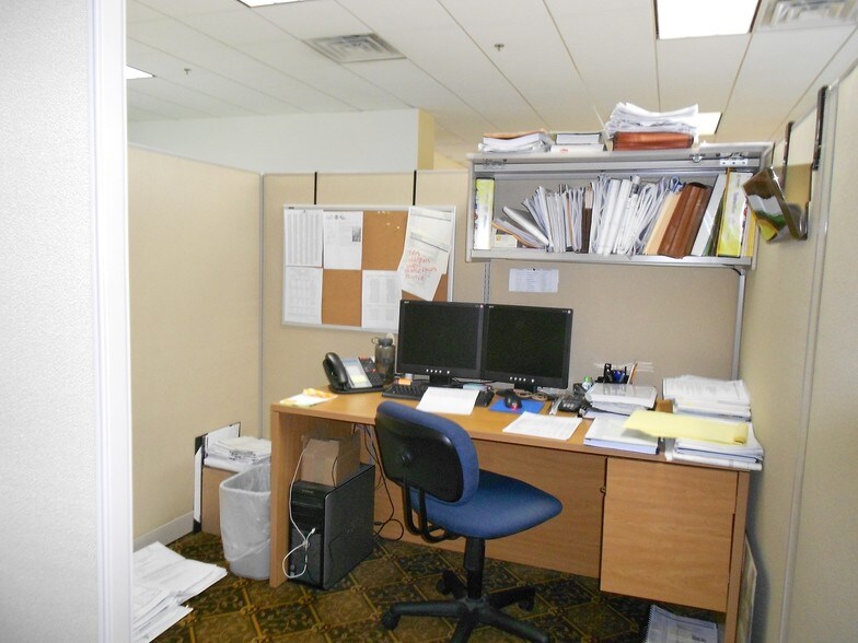 More Photos Of 300 Penhorn Ave, Secaucus Office For Lease