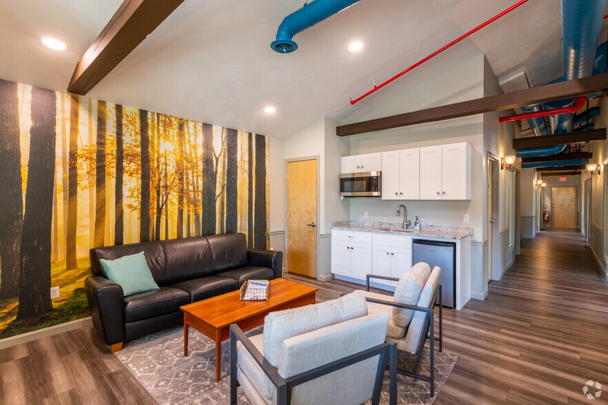 More Photos Of 59 Apsley St, Hudson Loft Creative Space For Lease