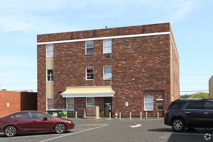 More Photos Of 1438 Som Center Rd, Cleveland Medical For Lease