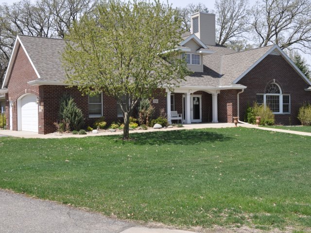 Primary Photo Of 710 Park Island Dr, Hutchinson Assisted Living For Lease