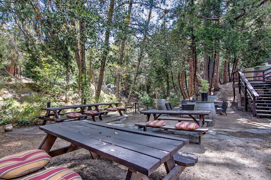 More Photos Of 54905 N Circle Dr, Idyllwild-Pine Cove Restaurant For Lease