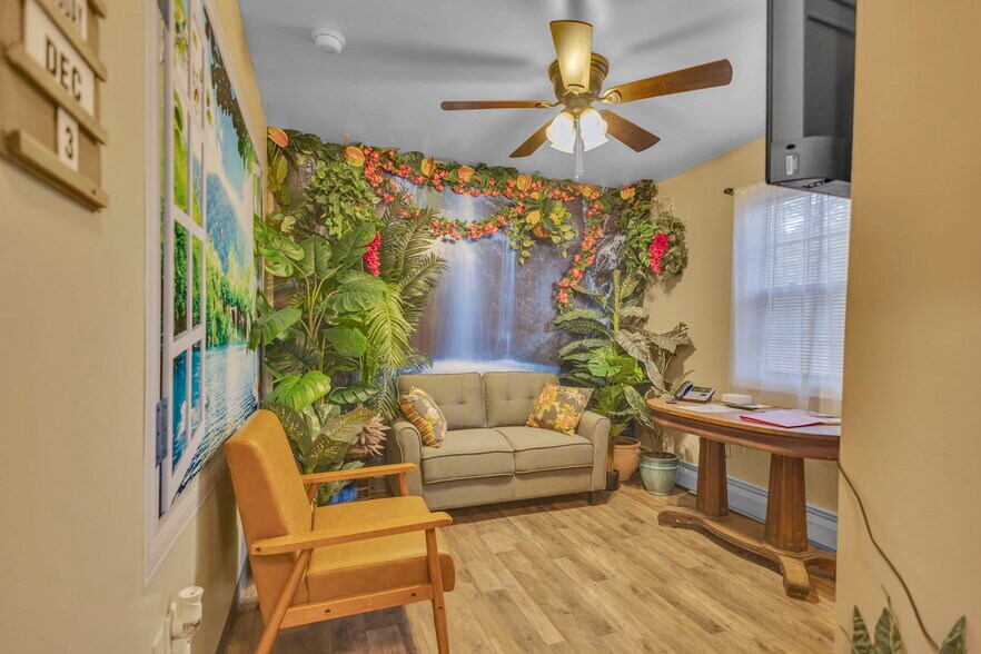 More Photos Of 106 Carr St, Nicholson Assisted Living For Sale