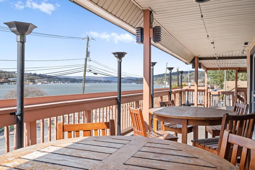 More Photos Of 31 Lakeside Dr, Harveys Lake Restaurant For Sale