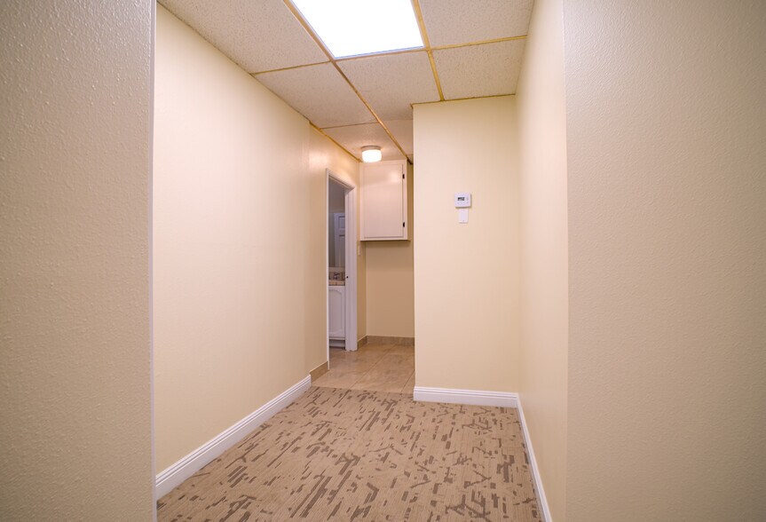 More Photos Of 300 N Tustin Ave, Santa Ana Office For Lease