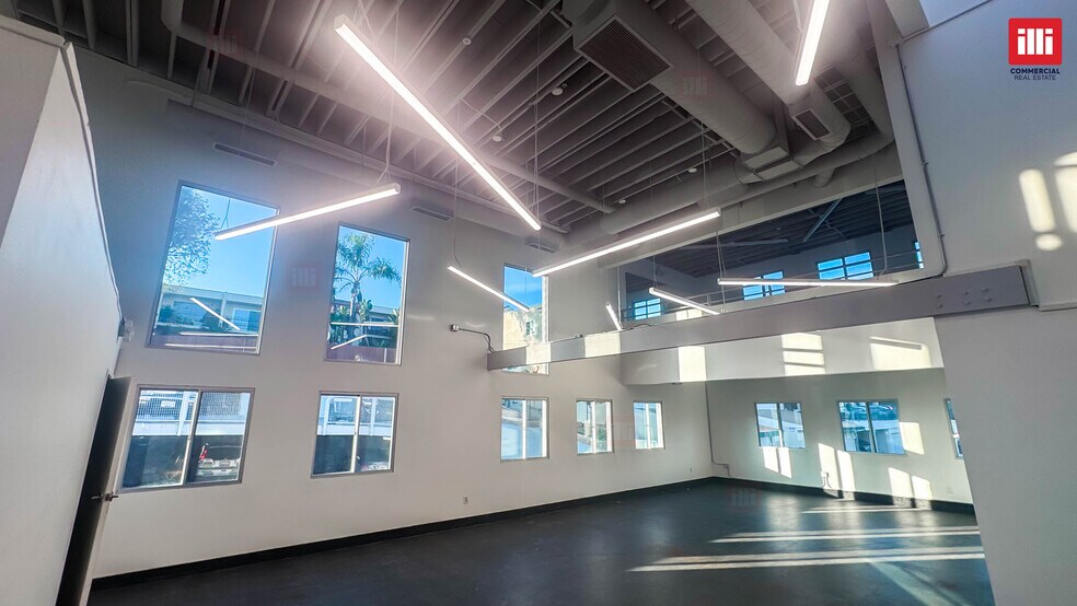 More Photos Of 28955 Pacific Coast Hwy, Malibu Storefront Retail Office For Sale
