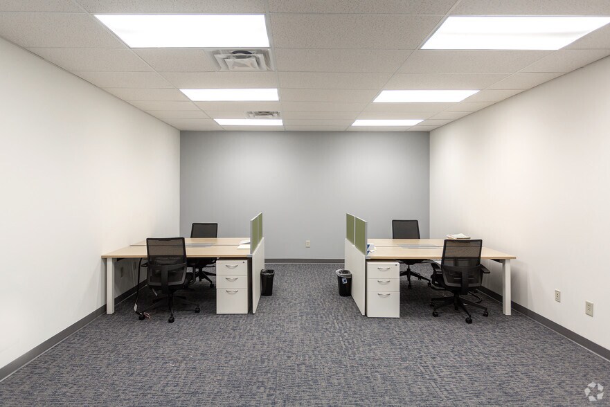 More Photos Of 9150 Harrison Park Ct, Indianapolis Light Distribution For Lease