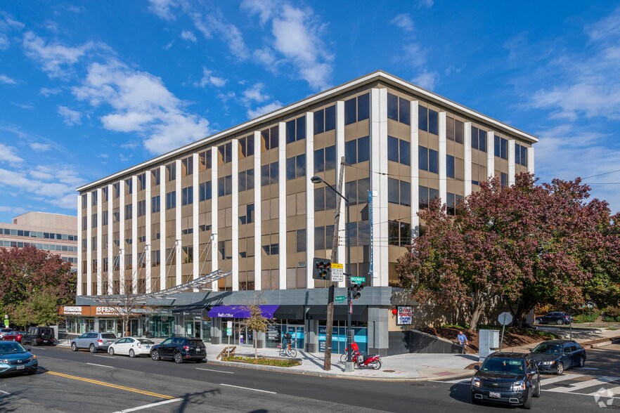 More Photos Of 5225 Wisconsin Ave NW, Washington Medical For Lease