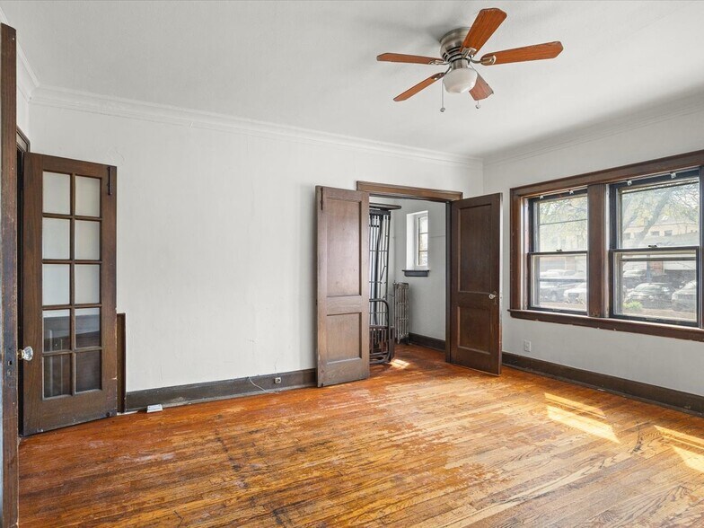 More Photos Of 204 S 6th St, Rockford Apartments For Sale