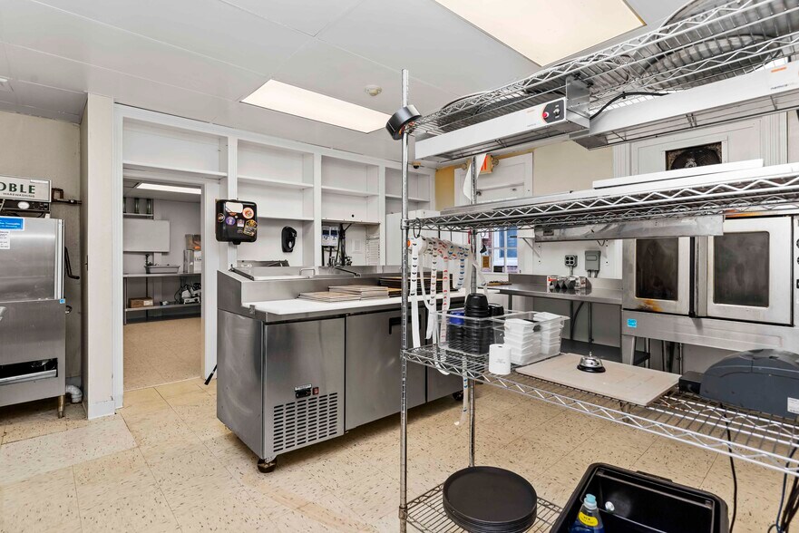 More Photos Of 26 W High St, Carlisle Office For Sale