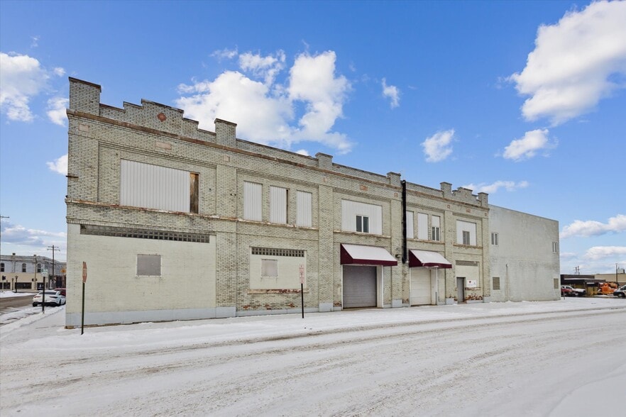 More Photos Of 315 3rd St, Bay City Self Storage For Sale