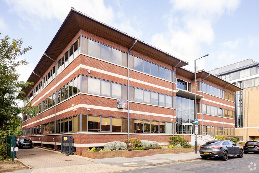 More Photos Of Bridge Ave, Maidenhead Coworking Space