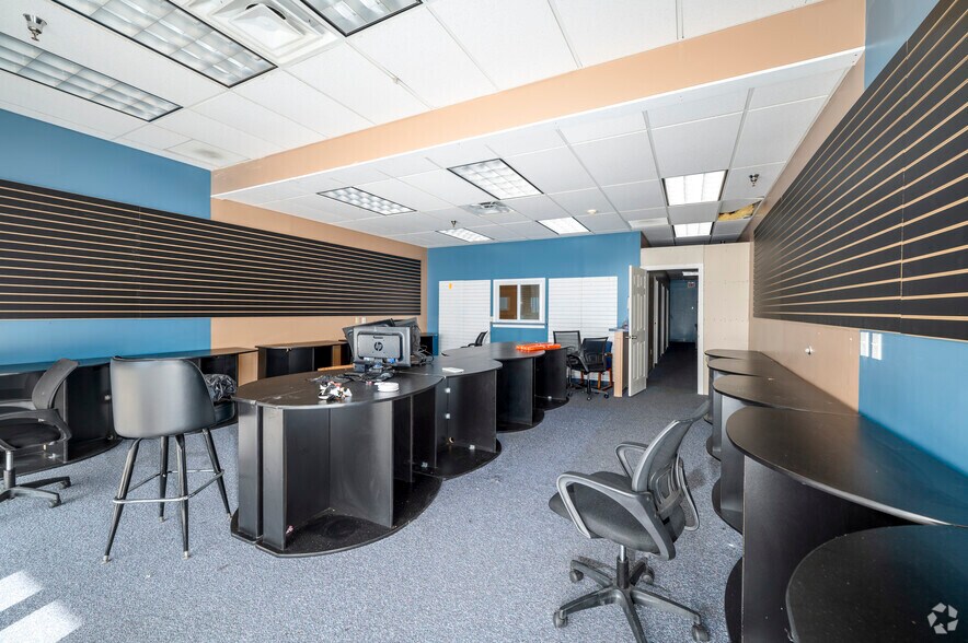 More Photos Of 200 Market Dr, Emporia Unknown For Lease