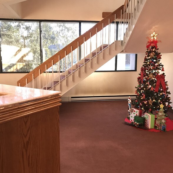 More Photos Of 107 Beaverbrook Rd, Lincoln Park Flex For Lease