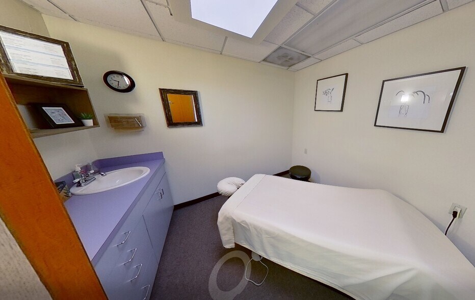 More Photos Of 5828 N Lombard, Portland Medical For Sale