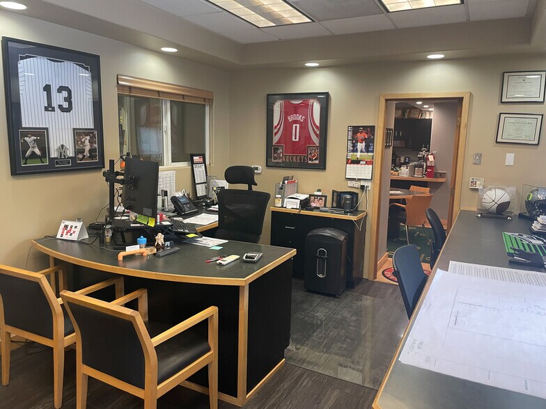 More Photos Of 19435 SW 129th Ave, Tualatin Warehouse For Sale