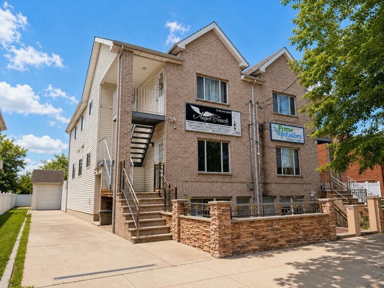 More Photos Of 1330-1332 Rockland Ave, Staten Island Medical For Sale