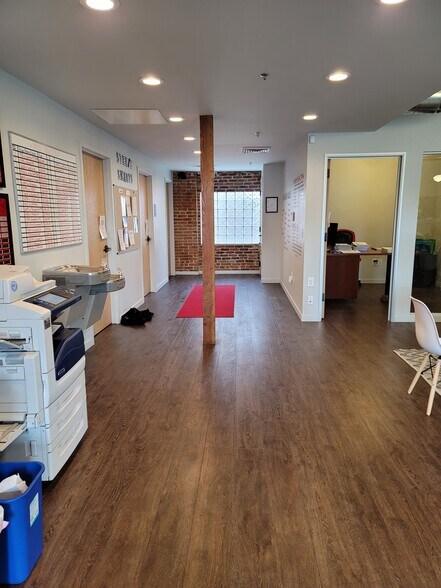 More Photos Of 2801 Welton St, Denver Restaurant For Sale