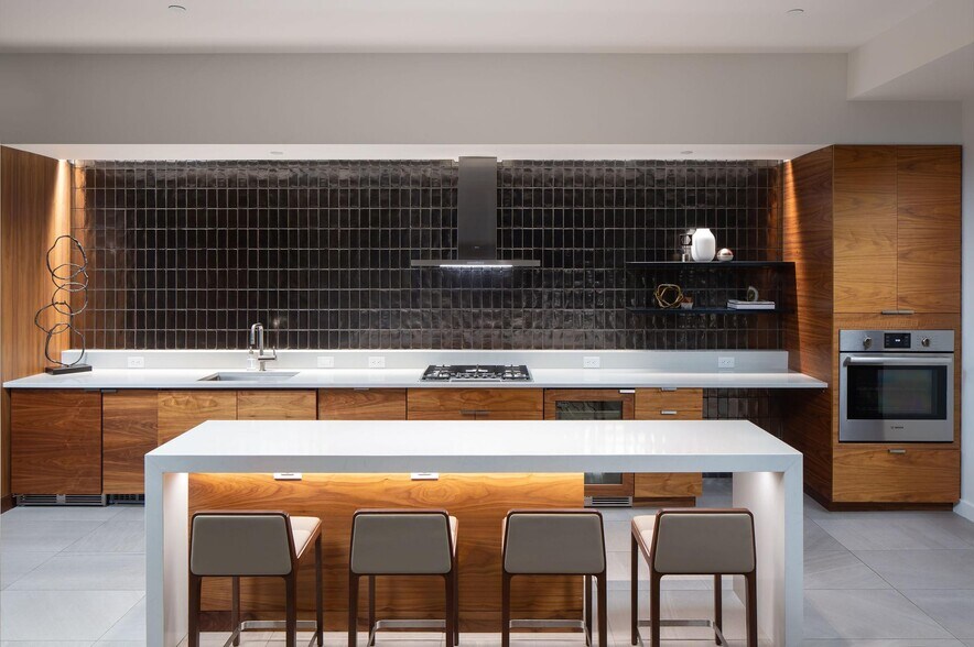 More Photos Of 1430 2nd Ave, Seattle Apartments For Lease