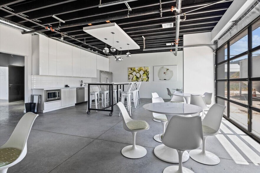 More Photos Of 3030 Lower Mill Dr, Hood River Industrial For Sale