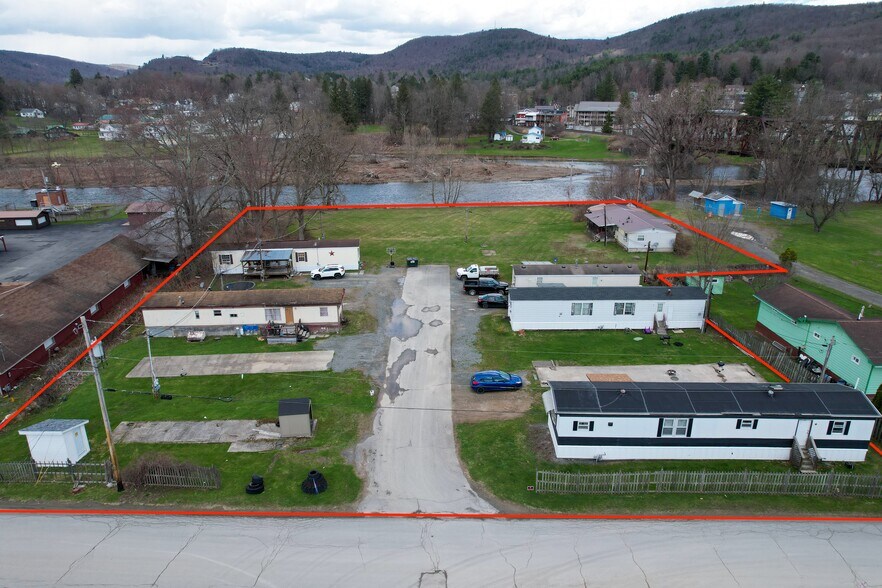 More Photos Of 45 Pumphouse Rd, Hancock Manufactured Housing Mobile Home Park For Sale