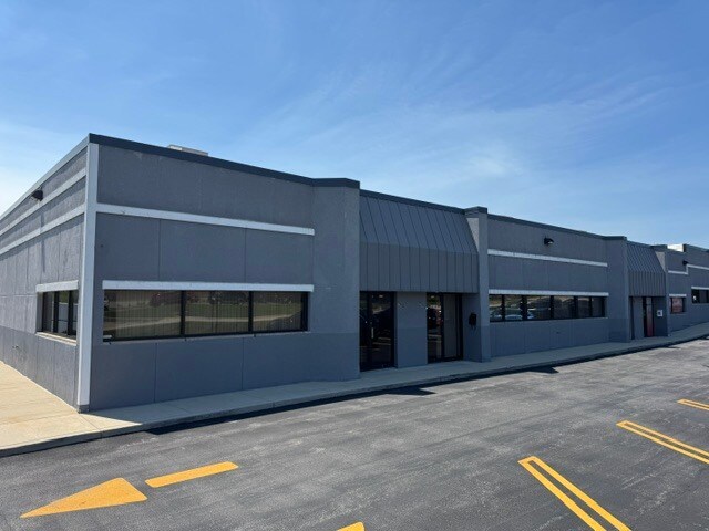 Primary Photo Of 310-338 St. Paul Blvd, Carol Stream Warehouse For Lease