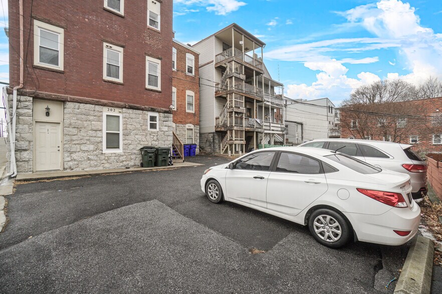 More Photos Of 136 Broadway, Hagerstown Apartments For Sale