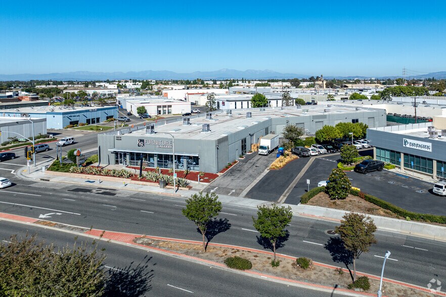 More Photos Of 18218 Euclid St, Fountain Valley General Retail For Lease
