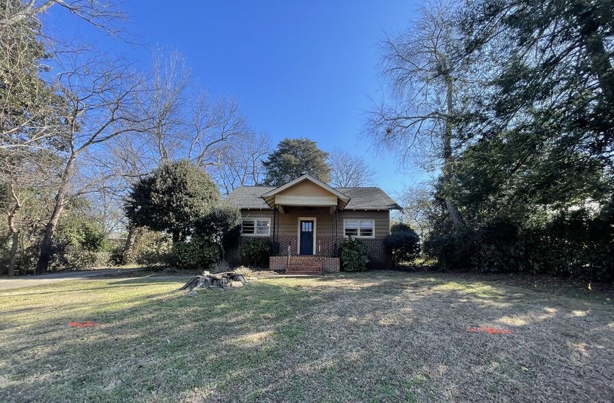 More Photos Of 1015 Canton St, Roswell General Retail For Sale