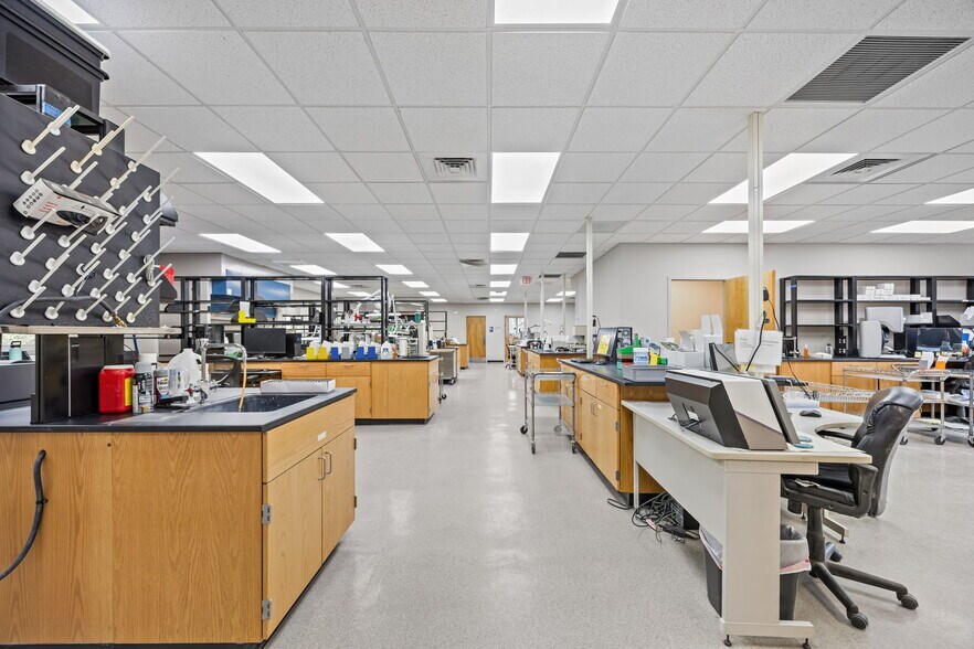 More Photos Of 9 Walden Ridge Dr, Asheville Medical For Lease