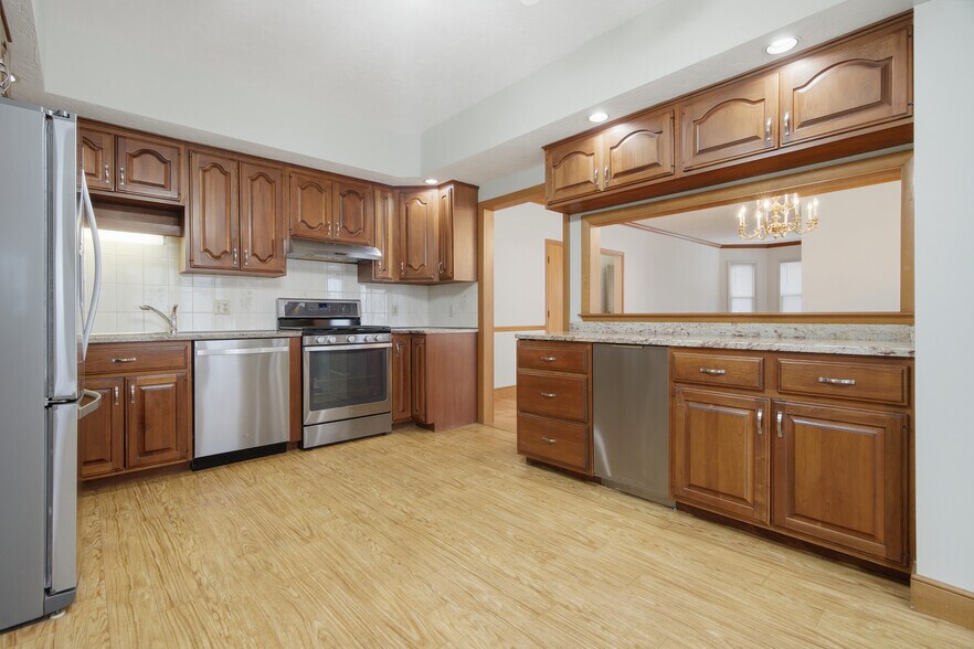 More Photos Of 37 Washington Ave, Waltham Multifamily For Sale