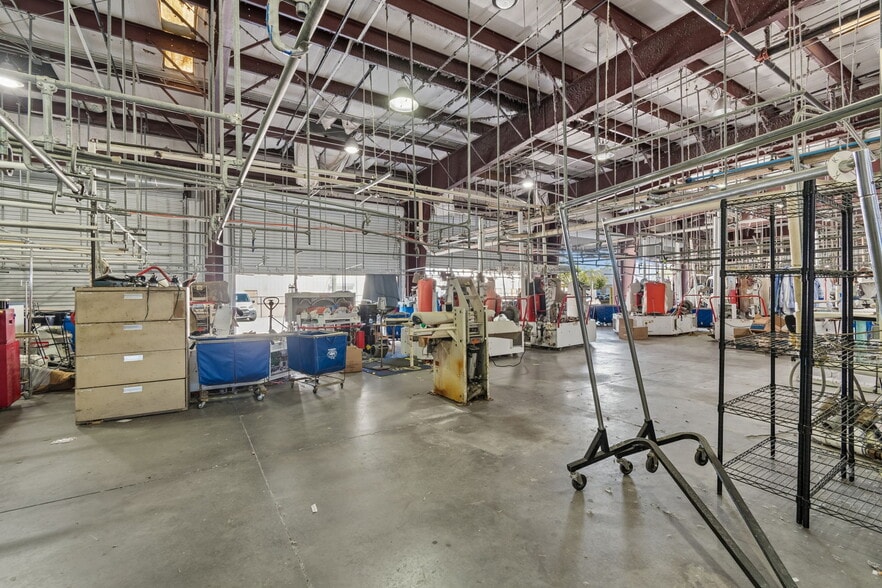More Photos Of 9945 Race Track Rd, Tampa Industrial For Sale